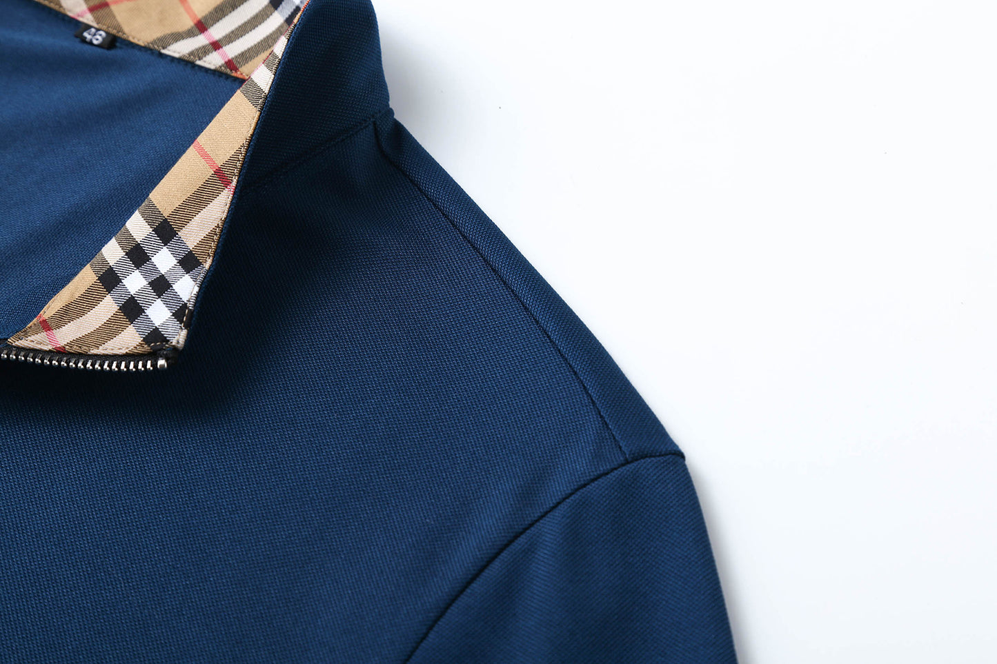 Zipper collar polo